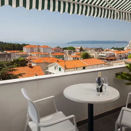 Seasky Apartment Makarska * מאקרסקה